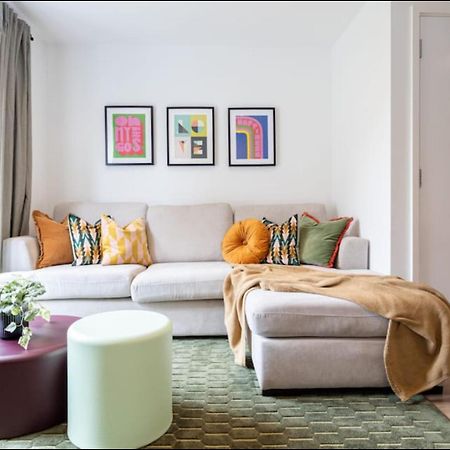 Elegance Retreat - 2 Bed Holiday Home With Parking Manchester Exteriér fotografie